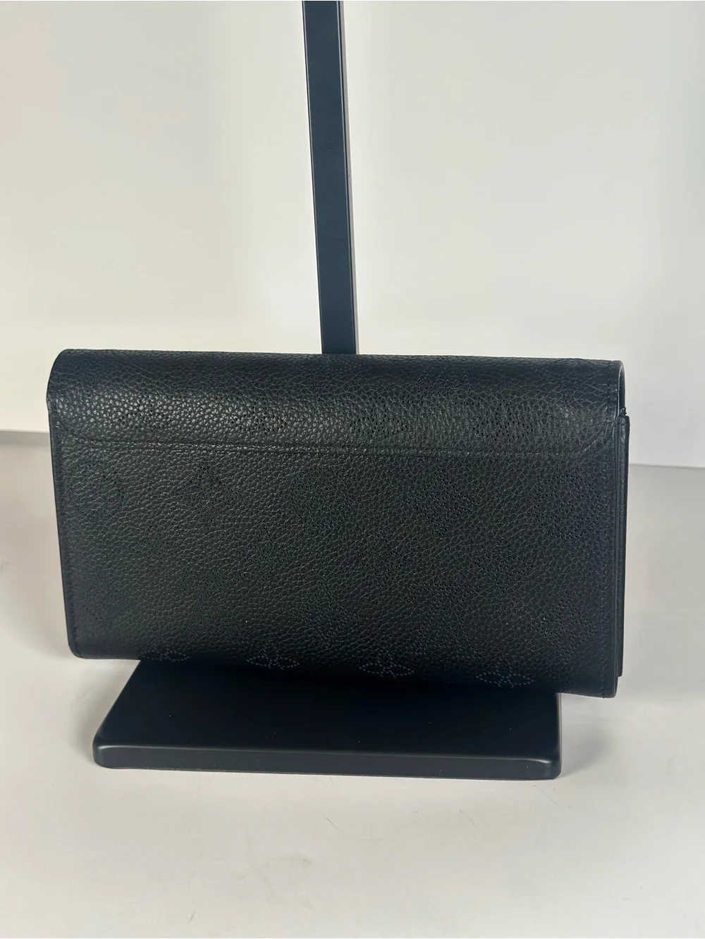 Louis Vuitton includes coa